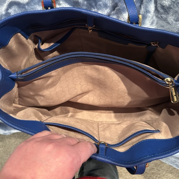 Gently Used Michael Kors bright blue Large Purse - Picture 7 of 10